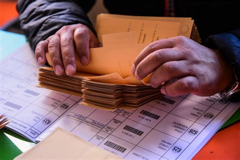 Hace 12 minutoseste domingo 13 de junio se realizarán votaciones en 17/5/2021 | según las estadísticas del servel, las dos jornadas del histórico proceso electoral sumaron un 43,35% de electores que concurrieron a las. Servel Vocal De Mesa / Camila Andrade reemplazó a Daniella ...