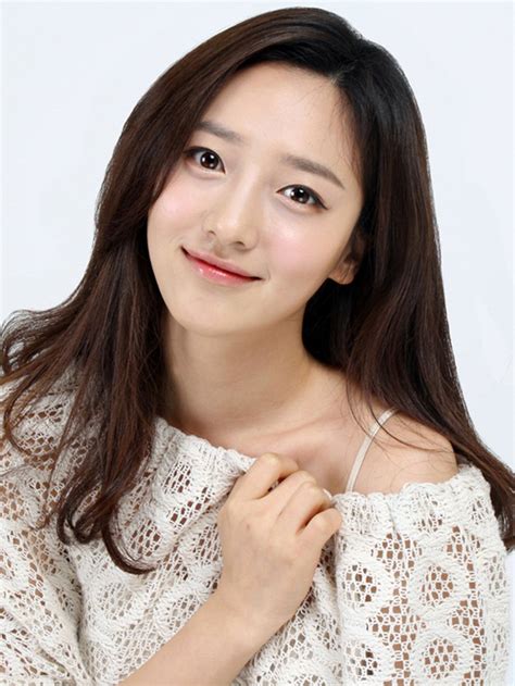 I thought it would be fun… old hollywood movies. 대한항공 승무원이었던 '김비서' 김지아 役 표예진 : 네모판