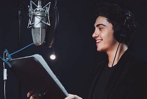 Ad amici 19 michele bravi si è esibito sulle note de il diario degli errori. Michele Bravi | Third Wheel Italia | Amici 17 | Sanremo ...