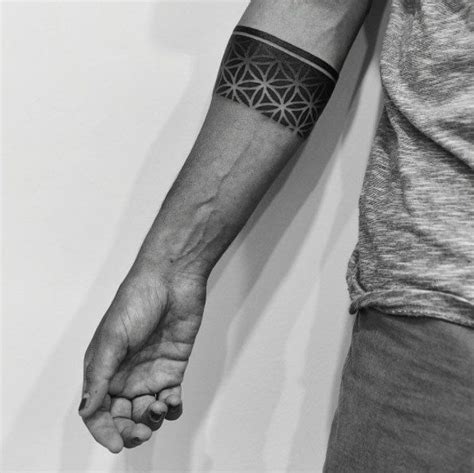 Check spelling or type a new query. Épinglé par Tiphaine sur Tattoo | Tatouage géométrique ...