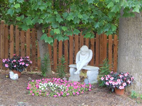 Valitse laajasta valikoimasta samankaltaisia kohtauksia. A memorial garden for my 16 year old daughter who died ...