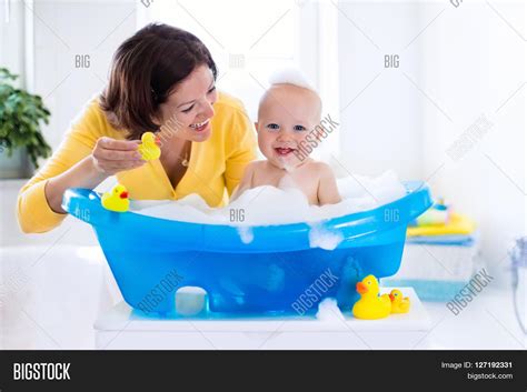 See baby bath stock video clips. Happy Baby Taking Bath Image & Photo (Free Trial) | Bigstock