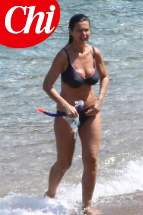 See more ideas about tgirls, transgender, shemale. Laura Boldrini e l'Onorevole Bikini alla 007 - Cronaca ...