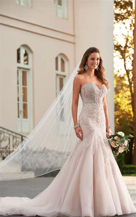 Find cheap wedding dresses under $100 dollars with different styles, high quality and fast shipping on milanoo.com. What Dreams are Made of... Stella York's Fall 2017 New ...