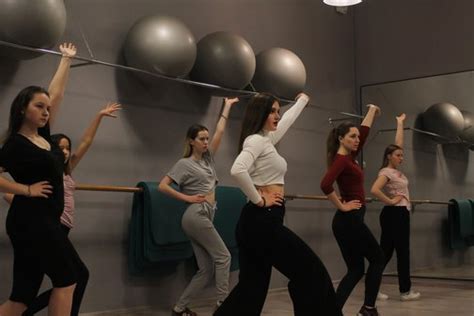 Школа танцев онлайн - обучение танцам на онлайн курсах в школе Ladies ...
