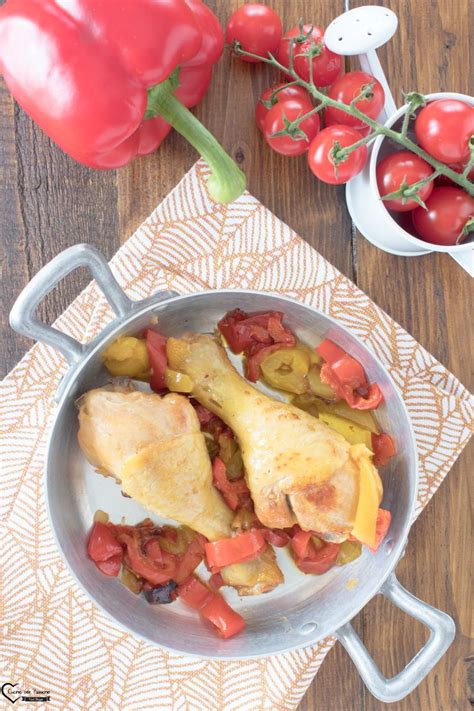 Salo per bene le cosce di pollo, faccio scaldare l'olio in. POLLO CON I PEPERONI semplice e gustosissimo, ricette con ...