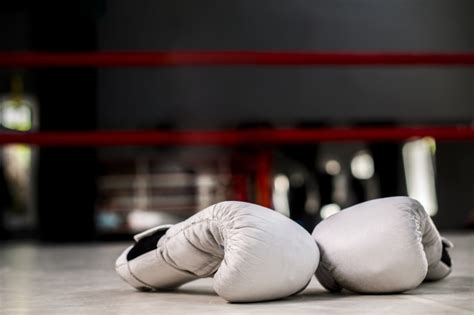 Le coach sportif aide les gens à se remettre en pleine condition physique, pour améliorer leur aspect physique, leur santé, mais aussi pour prévenir les risques de mauvais mouvements. DEJEPS Boxe : la formation pour devenir un coach sportif ...