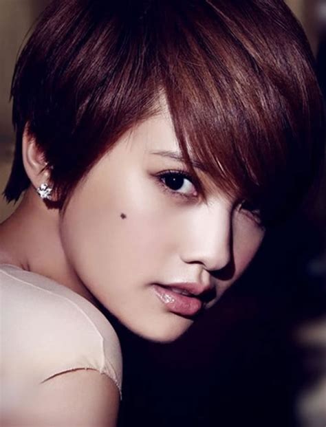 Trying out the short hair style is definitely a choice that takes some confidence, but modern short hairstyles finish of an edgy haircut with feminine softness. 26+ Top Concept Short Hairstyles 2020 Asian Female Over 50