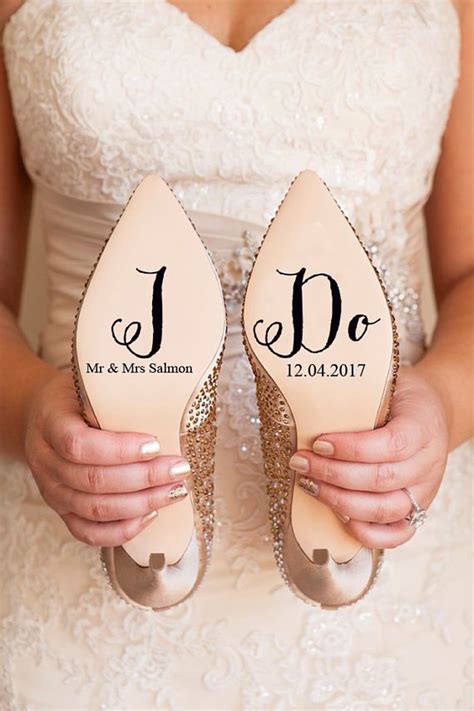 So finden sie das perfekte hochzeitskleid. Personalisierte Hochzeit Schuh Vinyl Aufkleber Aufkleber ...