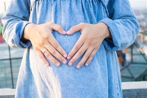 Ketika hamil, beberapa organ tubuh bekerja lebih keras untuk membantu janin berkembang dengan sempurna. Nyawa Ibu Terancam, Risiko Kandungan Pecah. Hamil Luar ...