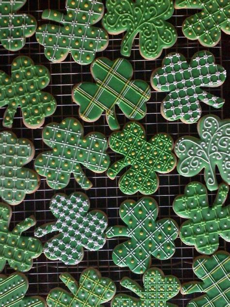 Frost cookies with irish flag frosting. 17 Best images about St. Patrick's Day Cookies on ...