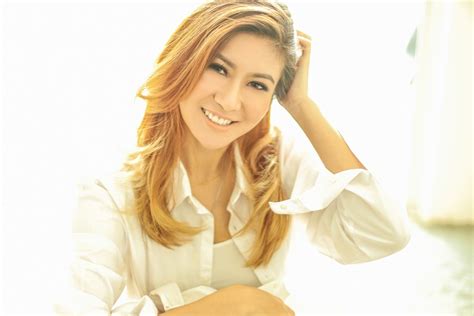 If you feel you have liked it elizabeth tan knock knock mp3 song then are you know download mp3, or mp4 file 100% free! Elizabeth Tan | Warner Music Malaysia