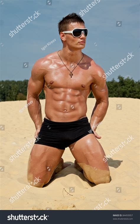 Watch young muscle cums online on youporngay.com. Young Men Posing Naked - PORNO XXX Photos