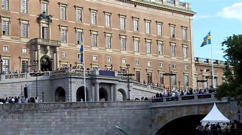 Jahrhundert die gewährung von provinzen als territoriale appanagen an königliche fürsten ein, die sie als. Traumhochzeit Kronprinzessin Victoria von Schweden und ...