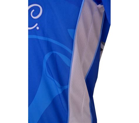 Upload feito em 28 de agosto de 2019. Uniforme de Futebol azul e branco Destampando F. C ...