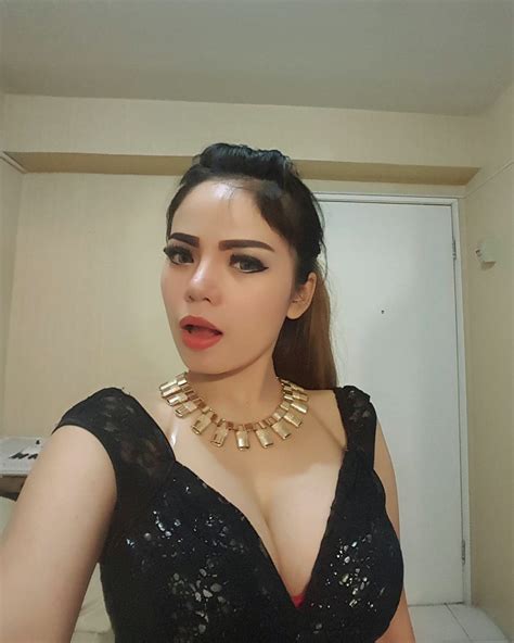 Biodata lengkap dj dinar candy nama panggung : Deretan Foto Seksi DJ Dinar Candy yang Bikit Mata Lelaki ...