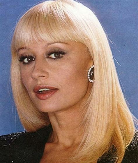 raffaˈɛlla karˈra), is an italian singer, dancer, television presenter, and actress. Hoy: RAFFAELLA CARRÁ APAGARÁ 77 VELITAS - Primicia Diario