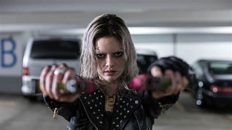 Samara weaving guns akimbo nix leather. Critique GUNS AKIMBO - On Rembobine