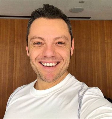 Italian singer/songwriter and producer whose breakthrough came with 2001's perdono. en.wikipedia.org Tiziano Ferro: 'Ho avuto un paio di frequentazioni con ...