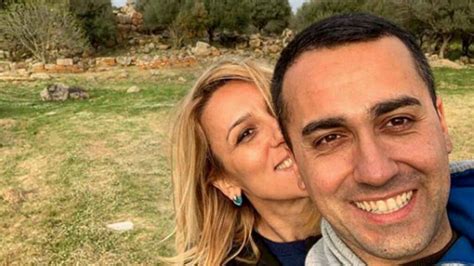 Intervistata dalla stampa, virginia saba ha rilasciato alcune dichiarazioni sulla sua storia d'amore con luigi di maio. Luigi Di Maio innamoratissimo di Virginia Saba: "Siamo ...