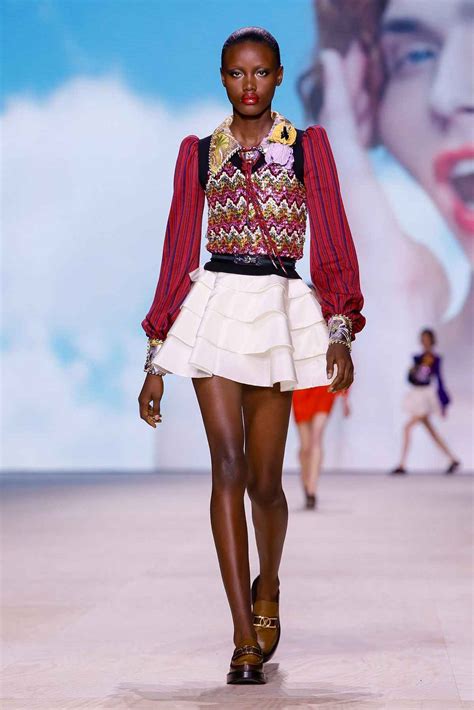 16-Yr-Old Janet Jumbo Has Become The First Nigerian Model To Walk ...