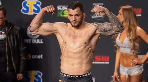 Kincl zadebiutował w okrągłej klatce podczas gali ksw 57 i zmierzył się w niej z pionierem polskiego mma, tomaszem drwalem. Patrik Kincl Injured, Roberto Soldic Gets New Opponent At ...