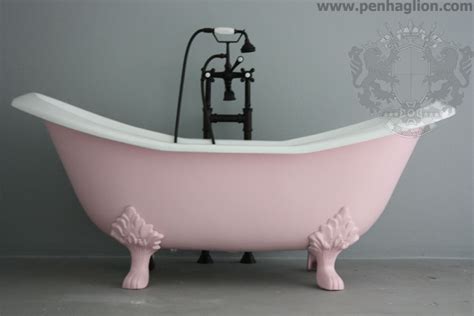 Why not add a candle to the mix? 'The Rufford' 73" Cast Iron Double Slipper Clawfoot Tub ...