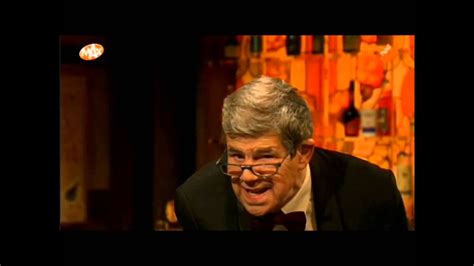 Hij deed er negen jaar over, gedeeltelijk in den bosch en gedeeltelijk op een kostschool in weert. Joost Prinsen - La Bamba - YouTube