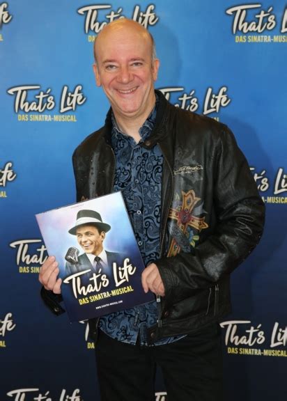 Последние твиты от frank sinatra (@franksinatra). Frank Sinatra als Musical-Hit auf Tournee