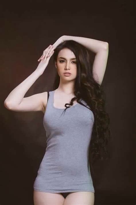 Women have a lot of body parts to find sexy, but i narrowed it down to the 12 that make us weakest in the knees. Kim Domingo