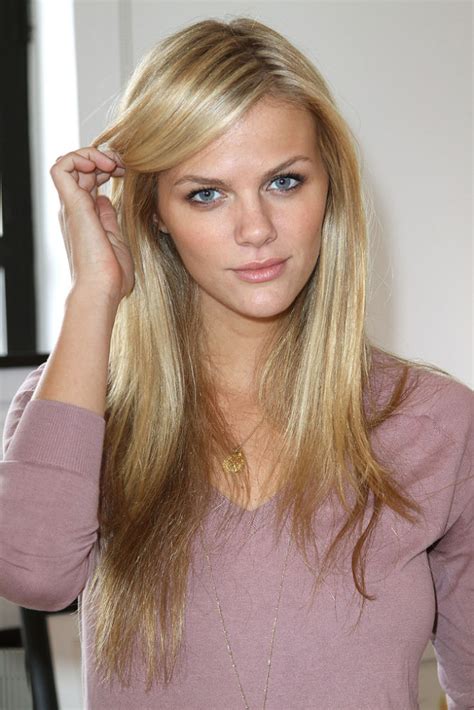 Xhamster is full of xxx celeb action. This Is How Brooklyn Decker Makes T-Shirt and Jeans Look ...