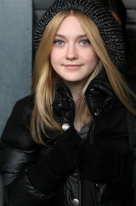 Actress dakota fanning was born hannah dakota fanning in conyers, georgia. Dakota Fanning beauty poster | Wallpaper