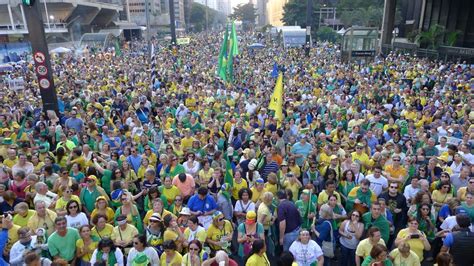 São as que se traduzem por fenômenos sensíveis, tais como. Manifestação pela aprovação do impeachment da petista ...