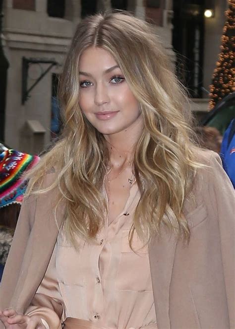 Il range di taglio è quindi un po' limitato, non adatto a coloro che vogliono capelli oltre la media lunghezza. Quali sono le tendenze capelli dell'estate 2017? Ecco ...