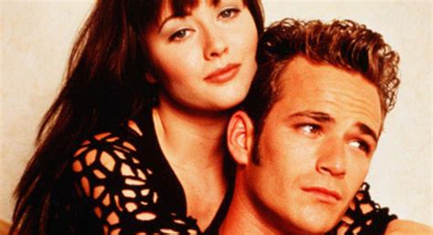 Much like the exaggerated versions of themselves that they're playing in the reboot, they wanted to emphasize the public perception of shannen's relationship with the other 90210 actors. Shannen Doherty se unió al reboot de Beverly Hills 90210 por la muerte de Luke Perry | Cine PREMIERE