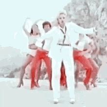 Videoclip oficial de raffaela carrà esta cantante que revolucionó la música latina en los 70's. Raffaella Carra Hay Que Venir Al Sur GIF - RaffaellaCarra ...