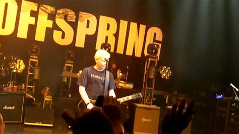 Pretty fly (for a white guy). The Offspring - Pretty Fly live London 2012 - YouTube