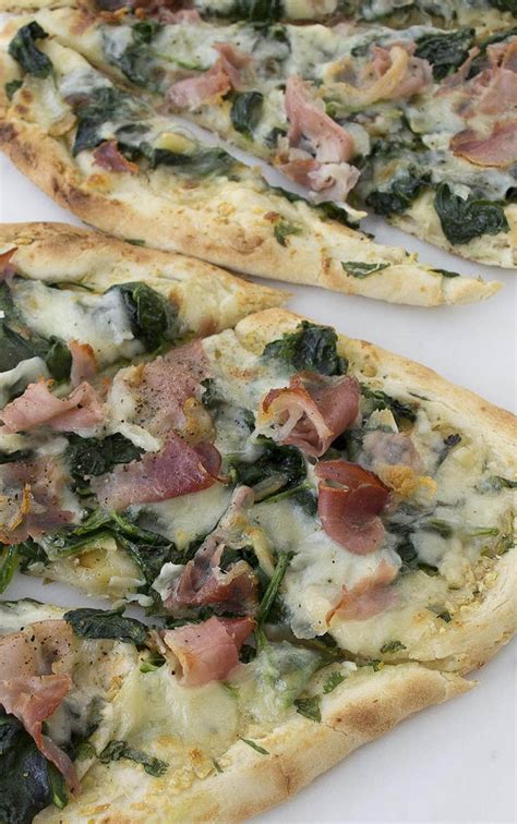 Top with scrambled eggs, tomatoes and spinach, dividing. Prosciutto and Spinach Flatbread Pizza | Recipe ...