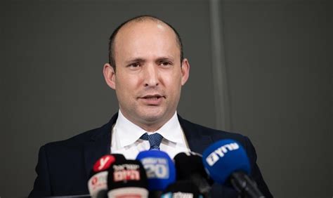 Prime minister of israel, chairman of yamina party.‎ נפתלי בנט תרם למשפחתו של הנער אהוביה סנדק ז"ל - ערוץ 7