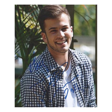 David araújo antunes (born in dourdan, essonne, france on 30 july 1991) and better known by his artistic name david carreira is a portuguese pop, dance, hip hop and r&b singer and an actor and model. Autographe David CARREIRA (Photo dédicacée)