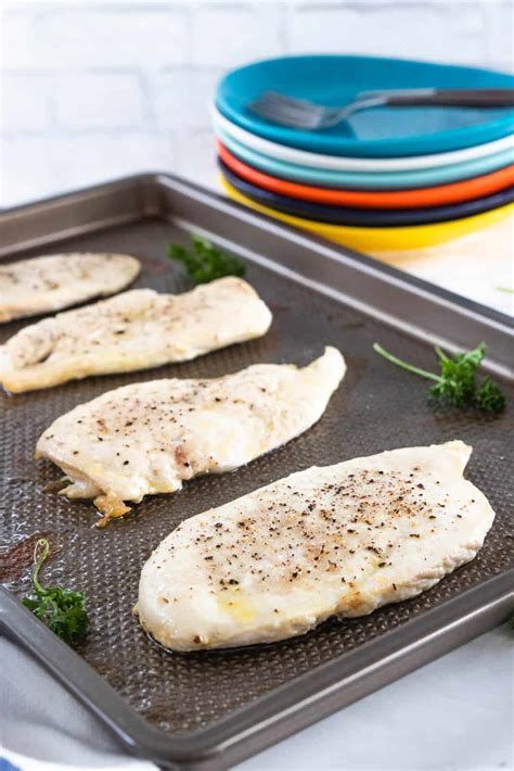 Prepare the rub by mixing salt, sugar, cayenne pepper and paprika. How To Bake Thin Sliced Chicken Breasts | Create Kids Club