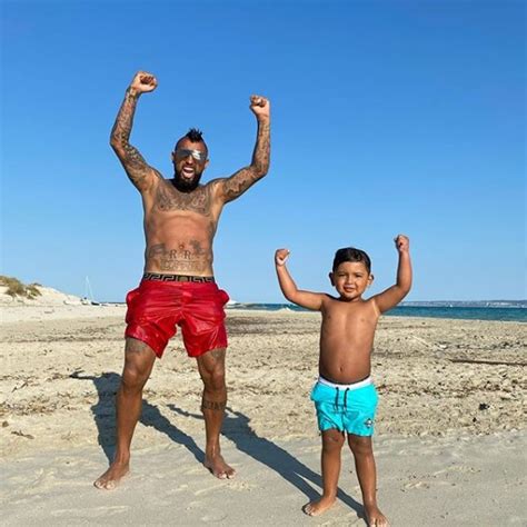 Sonia isaza became involved in the fitness world in the sonia isaza wiki. Arturo Vidal muestra sus lujosas vacaciones en Ibiza junto ...