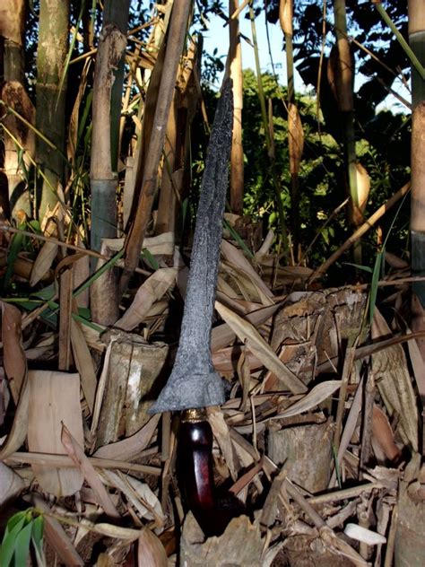 Anjing menyalak bukit, takkan runtuh. Keris Sakti Ki Bono Keling Ampuh | Central Pusaka