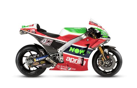 Aprilia racing expands the factory works project, introducing a special kit for the rsv4 that intervenes in three areas: 2020 APRILIA TEAM GRESINI RINNOVA LA SFIDA ITALIANA IN ...