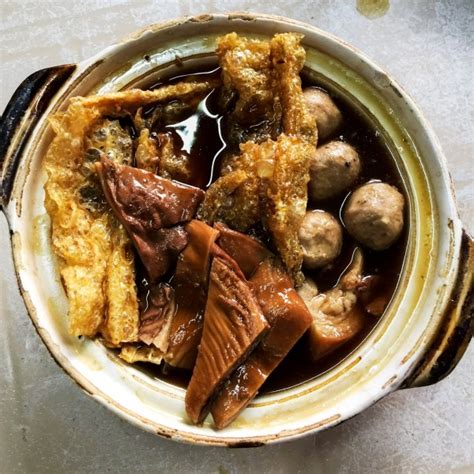 It is more fatty, tender and flavourful than pai gu, which is located further away from the spine. Bak Kut Teh ( WR Food Court ), Chinese Bak Kut Teh ...