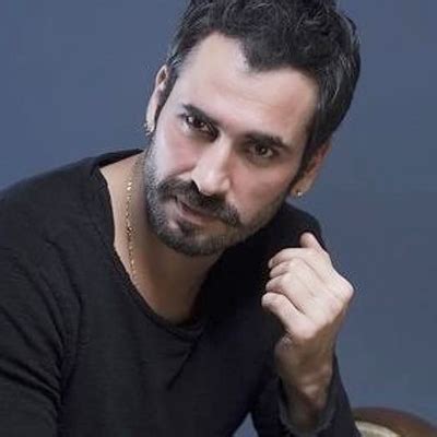 Ünlü oyuncu özge özpirinçci'nin hamile olduğu iddiasının öne sürülmesinin ardından sevgilisi burak yamantürk'ün kim olduğu araştırılmaya başlandı. Burak Yamantürk kimdir, nereli, kaç yaşında, boyu, kilosu ...