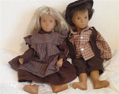 Wenn sie eines unserer produkte kaufen, dann können sie davon ausgehen ein geschenk zu erwerben, mit dem sie kleine und große kinder begeistern. Sascha Puppen Geschwister | Kaufen auf Ricardo