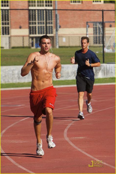 Jonathan is the star of the new movie van wilder freshman year, which is out on dvd today! Jonathan Bennett is Shirtless Sexy: Photo 2089121 ...