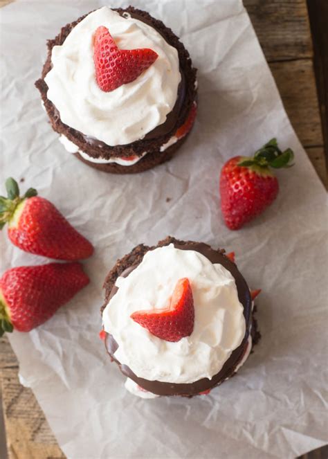 Learn how to make them perfectly for your next party or valentine's day! Mini Naked Chocolate Covered Strawberry Cakes - Kristy Denney