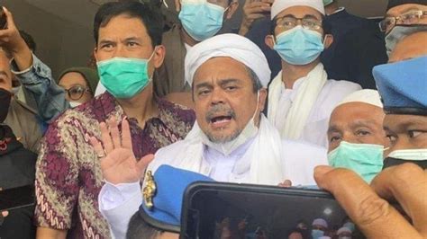 Hakim pn jakarta timur menjelaskan pertimbangannya atas vonis 4 tahun penjara untuk rizieq shihab dalam kasus rs ummi bogor. Kasus Berlapis Timpa Habib Rizieq, Chat Mesum Diduga Bos ...